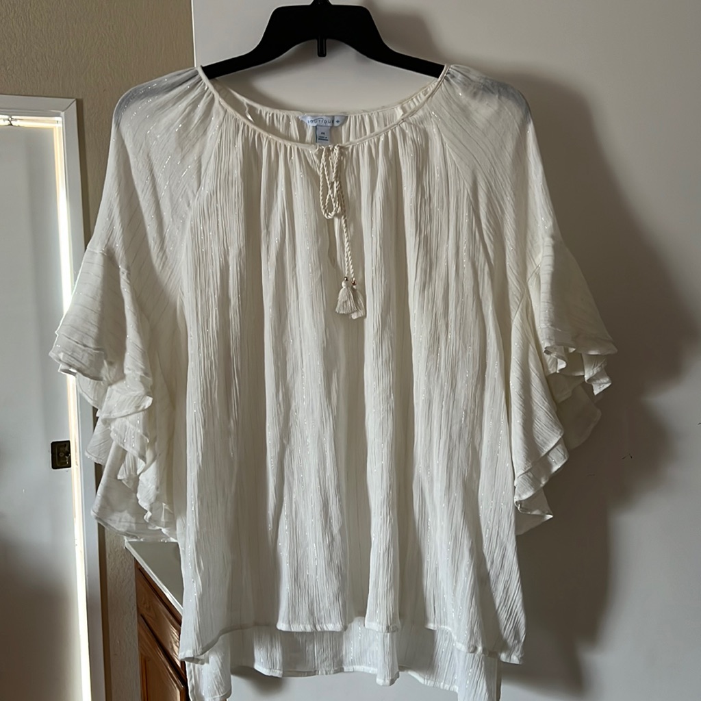 Boutique Off White Top In Size 2x